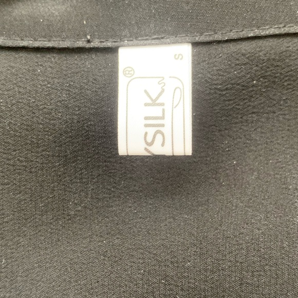 Black lilysilk silk short sleeve blouse - Picture 5 of 5